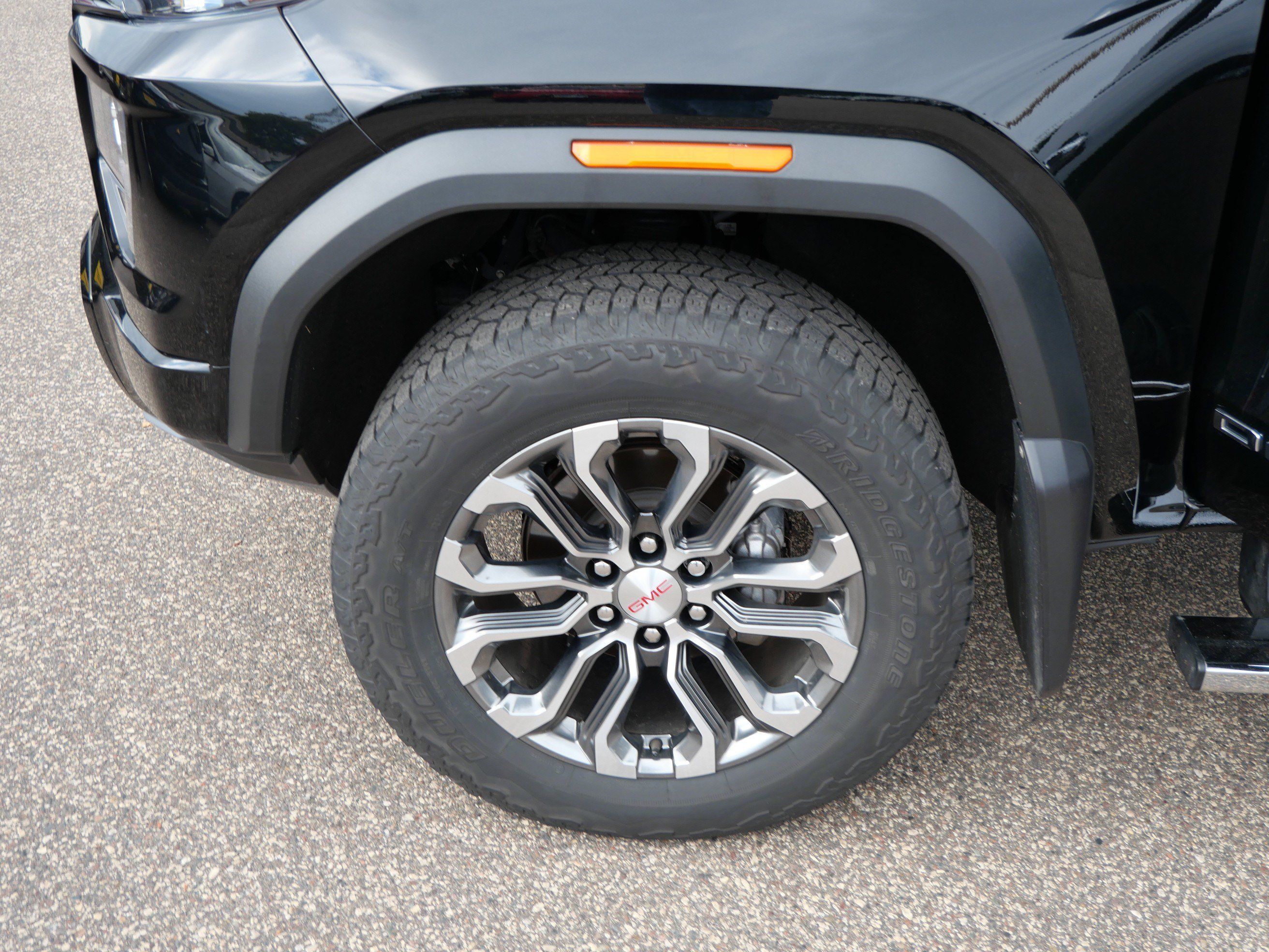 Used 2023 GMC Canyon Denali AWD/4WD image 15