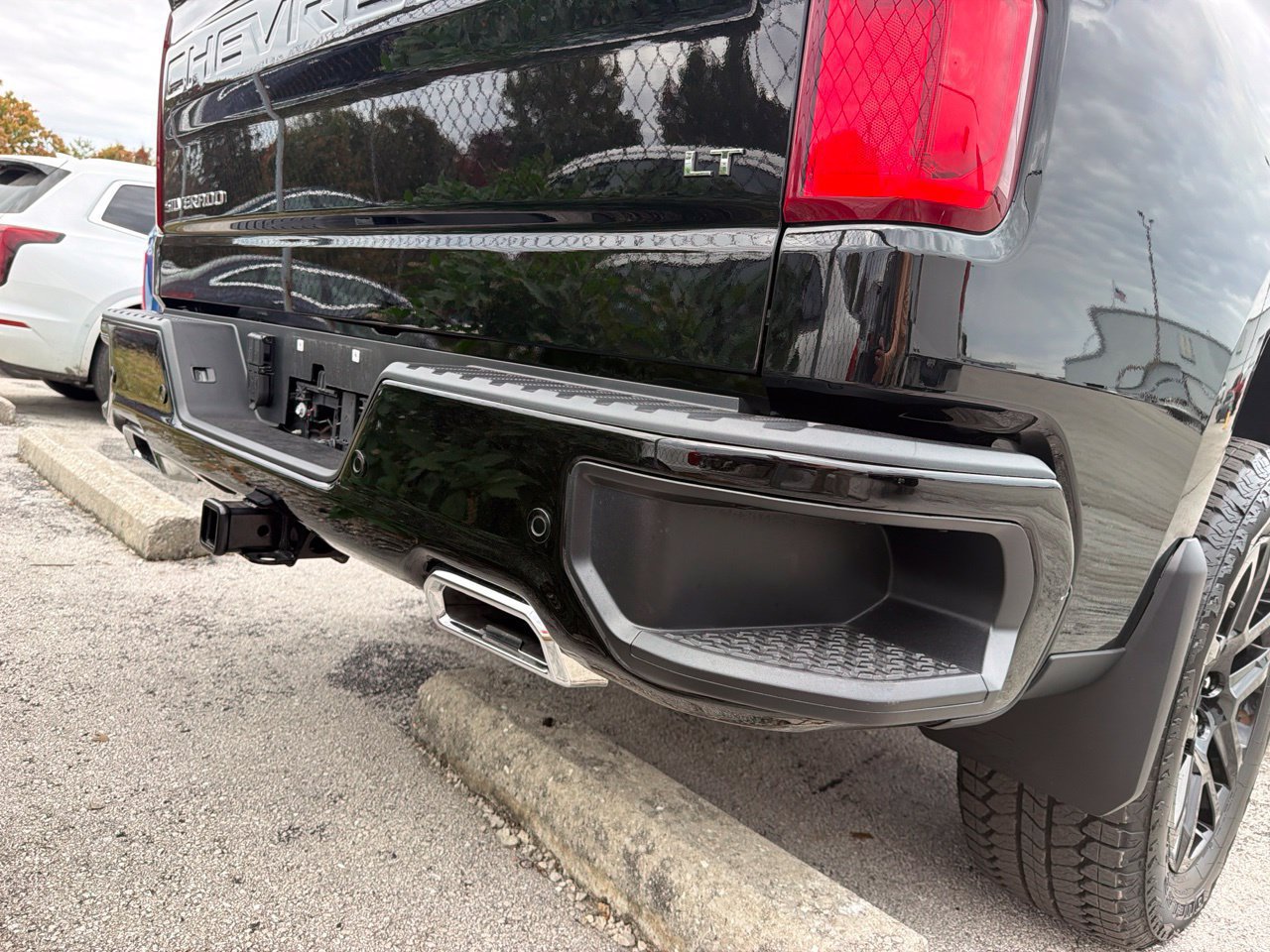 Used 2026 Chevrolet Silverado 1500 LT Trail Boss w/ LT Trail Boss Premium Package AWD/4WD image 6