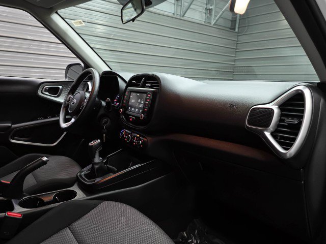 Used 2021 Kia Soul LX FWD image 13