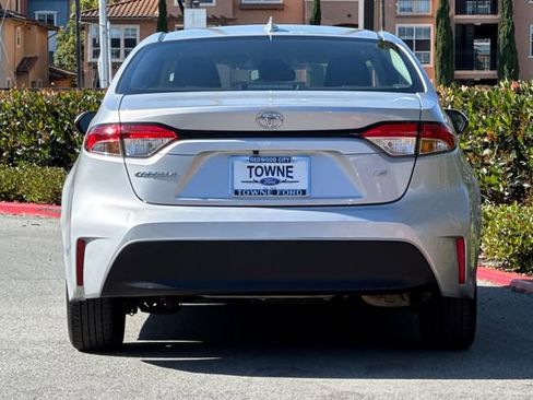 Used 2024 Toyota Corolla LE FWD image 5