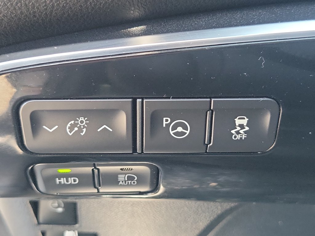 Used 2021 Toyota Prius Prime Limited FWD image 16