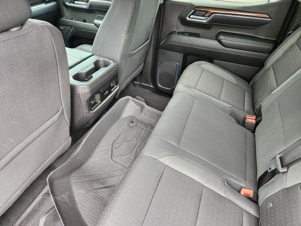 Used 2025 Chevrolet Silverado 1500 LT Trail Boss w/ Convenience Package II AWD/4WD image 25