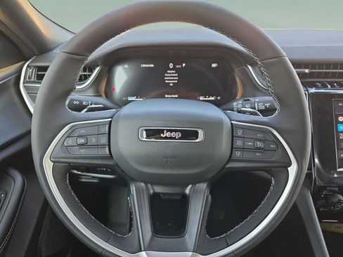 New 2025 Jeep Grand Cherokee Altitude RWD image 22