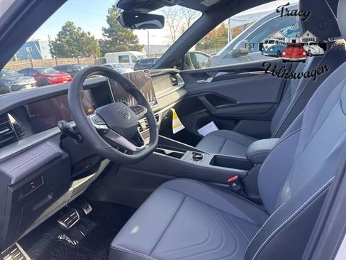 New 2026 Volkswagen Tiguan SE R-Line image 5