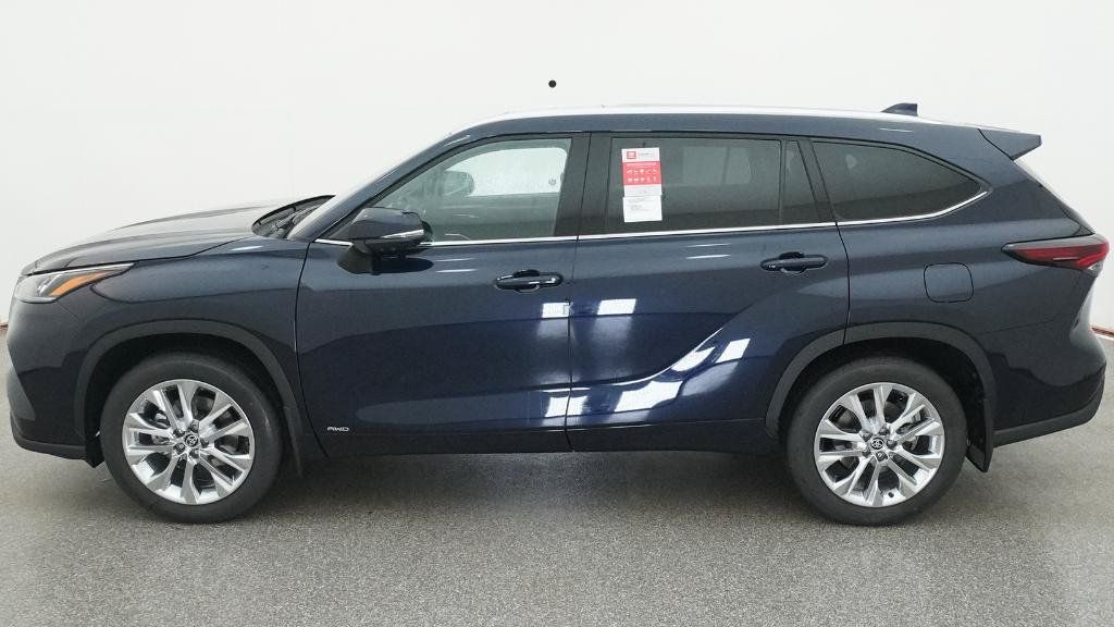 New 2026 Toyota Highlander Limited AWD/4WD image 6