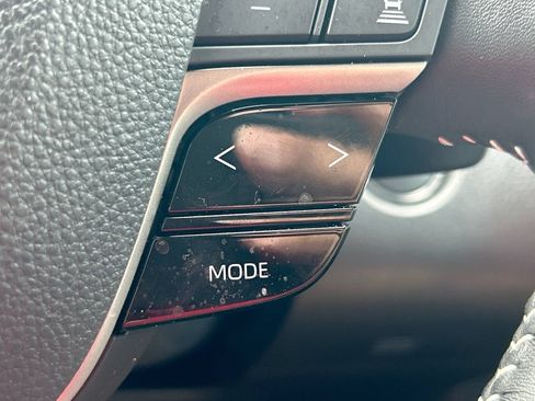 Used 2025 Toyota Camry SE FWD image 17
