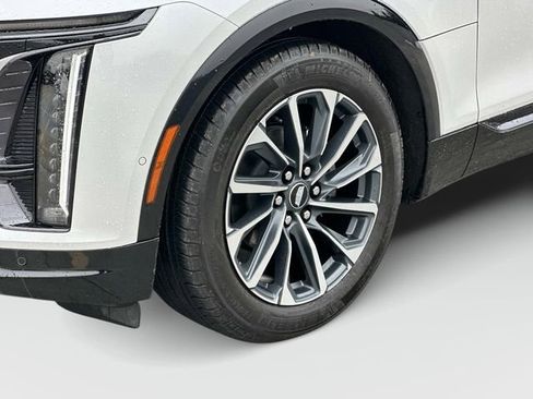 Used 2025 Cadillac Lyriq Sport image 29