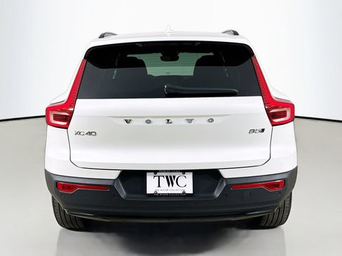 Used 2024 Volvo XC40 B5 Ultimate w/ Climate Package AWD/4WD image 6