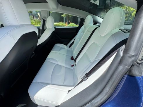 Used 2022 Tesla Model 3 Long Range image 13