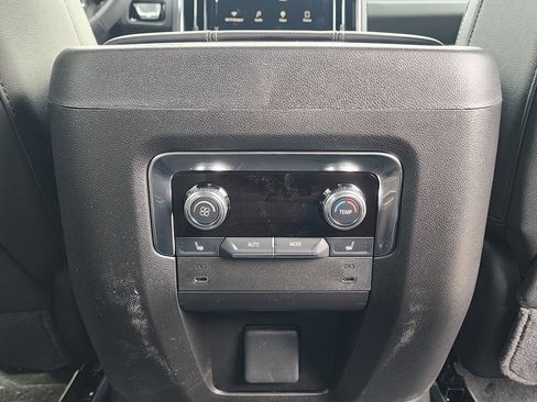 New 2025 GMC Yukon XL Elevation image 50