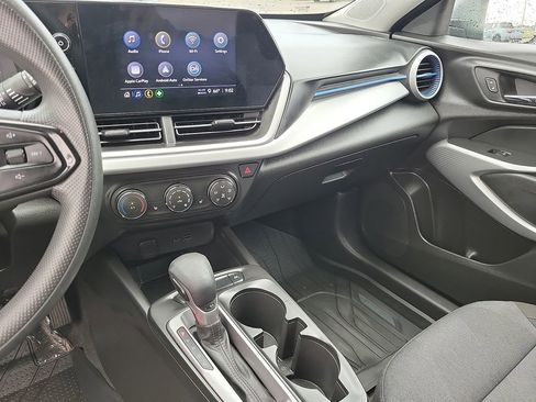 Used 2024 Chevrolet Trax LS w/ LS Convenience Package image 20