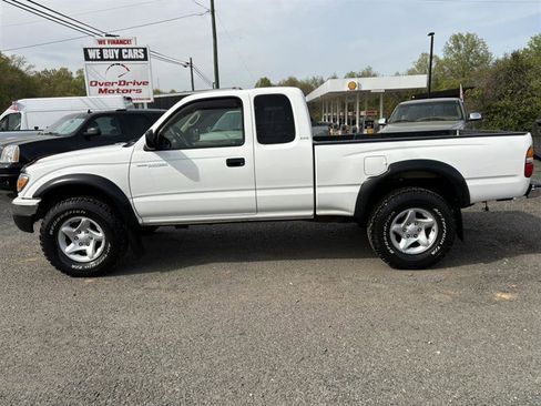 Used 2004 Toyota Tacoma 4x4 Xtracab image 2