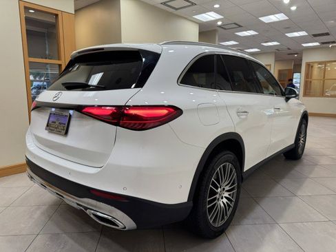 Certified 2025 Mercedes-Benz GLC 300 image 5