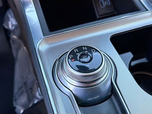 Used 2023 Ford Edge Titanium image 26