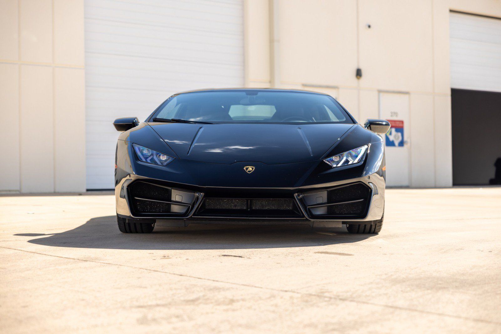 Used 2017 Lamborghini Huracan LP 580-2 RWD image 2