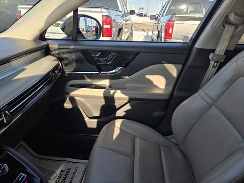 Used 2022 Lincoln Corsair AWD w/ Equipment Group 101A image 16