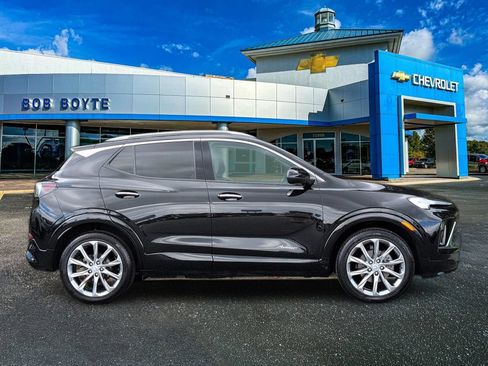 Used 2024 Buick Encore GX Avenir w/ Avenir Convenience Package FWD image 2