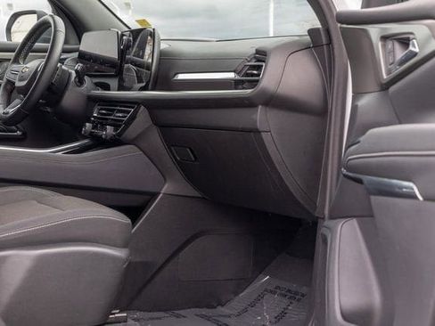Used 2024 Chevrolet Traverse LT AWD/4WD image 21