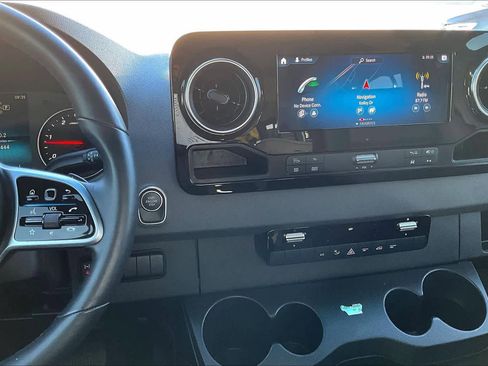 Used 2020 Mercedes-Benz Sprinter 2500 image 6