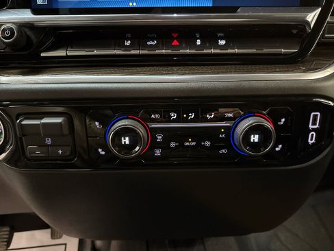 Certified 2025 Chevrolet Silverado 2500 LT w/ Convenience Package image 20