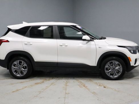 Used 2024 Kia Seltos LX AWD/4WD image 5