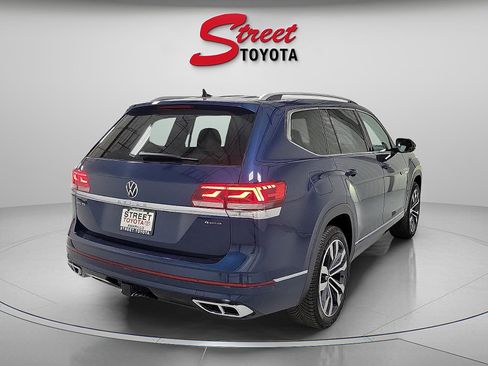 Used 2023 Volkswagen Atlas SEL Premium AWD/4WD image 4