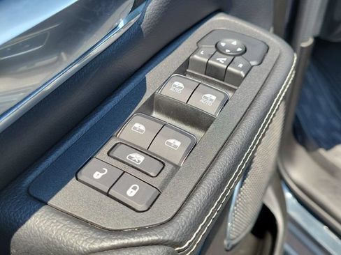 Used 2026 RAM 1500 Laramie AWD/4WD image 10