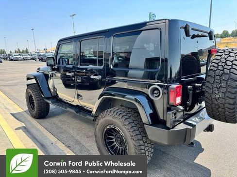 Used 2013 Jeep Wrangler Unlimited Sahara w/ Connectivity Group AWD/4WD image 4