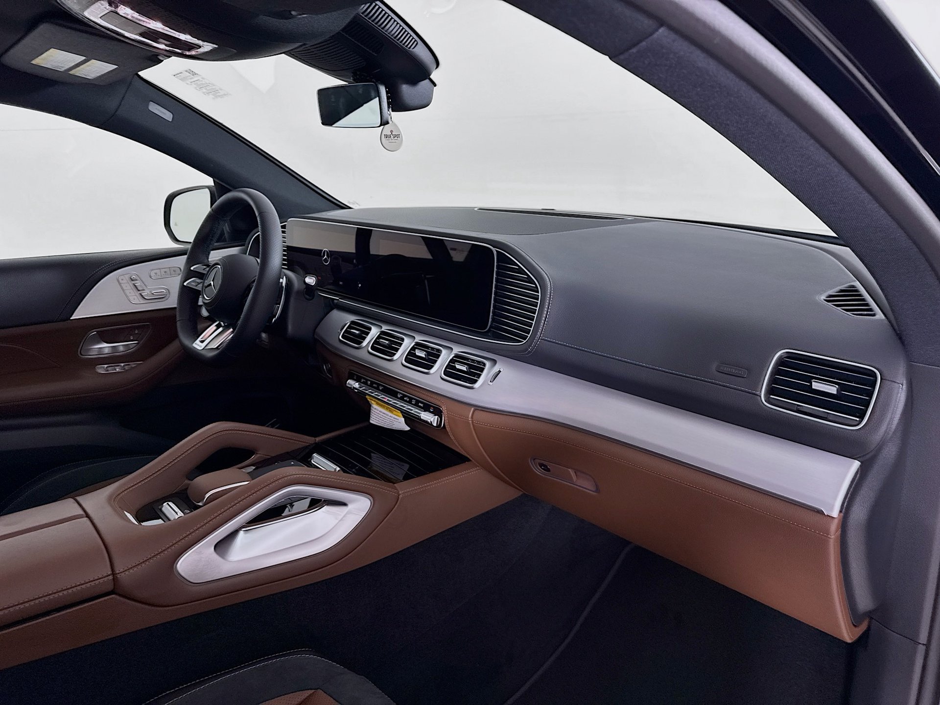 New 2026 Mercedes-Benz GLE 53 AMG 4MATIC Coupe image 32