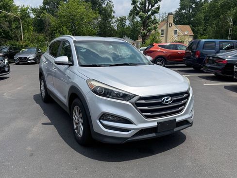 Used 2016 Hyundai Tucson SE w/ Option Group 02 AWD/4WD image 2