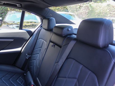 Used 2026 BMW 530i RWD image 18