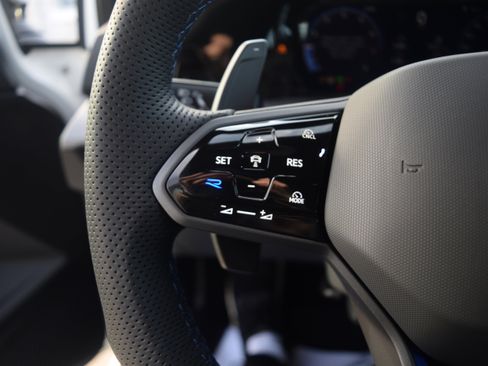 Used 2025 Volkswagen Golf w/ Euro Style Package image 6