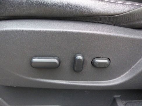Used 2016 Ford C-MAX Energi SEL FWD image 20