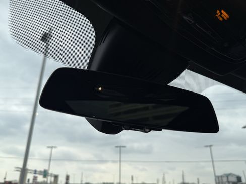 Used 2022 BMW X7 xDrive40i w/ M Sport Package image 26