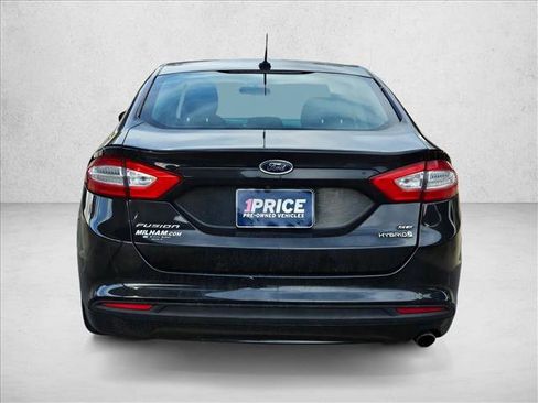Used 2015 Ford Fusion SE image 6