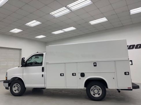 New 2026 Chevrolet Express 3500 w/ Power Convenience Package RWD image 8