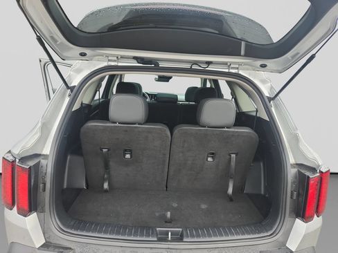 Certified 2022 Kia Sorento S w/ Panoramic Sunroof Package AWD/4WD image 19