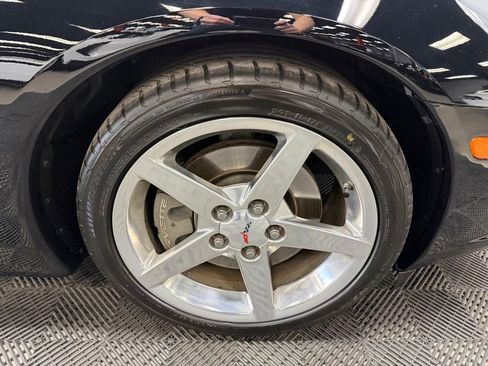 Used 2007 Chevrolet Corvette Convertible w/ Preferred Equipment Group RWD image 18