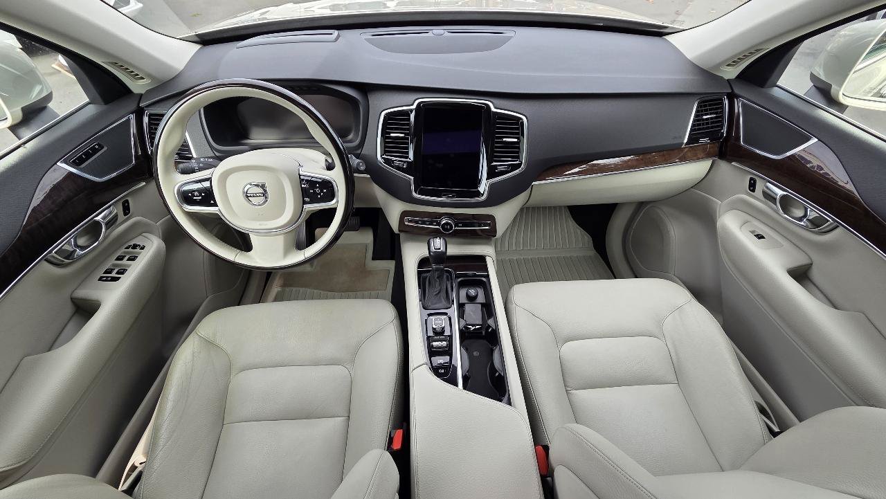 Used 2016 Volvo XC90 T6 Momentum w/ Momentum Plus Package AWD/4WD image 20