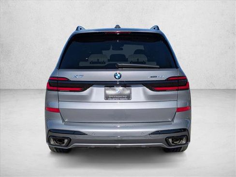 Used 2026 BMW X7 xDrive40i w/ M Sport Package AWD/4WD image 7