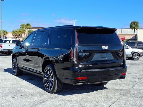 Used 2022 Cadillac Escalade ESV Sport Platinum image 5