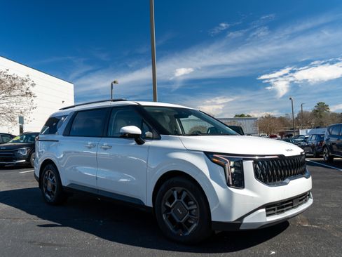 New 2026 Kia Carnival EX image 13