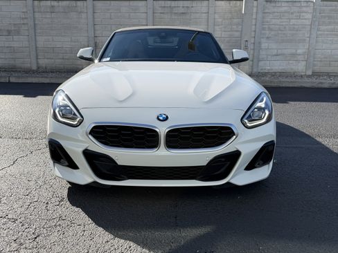 Used 2023 BMW Z4 sDrive30i w/ Driving Assistance Package image 11