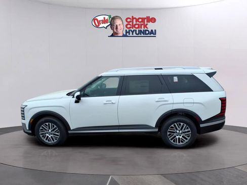 New 2026 Hyundai Palisade SEL FWD image 2