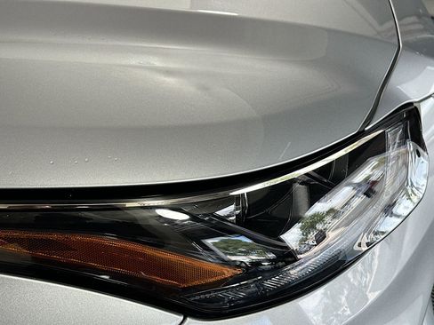 Used 2023 Toyota Highlander XLE FWD image 9