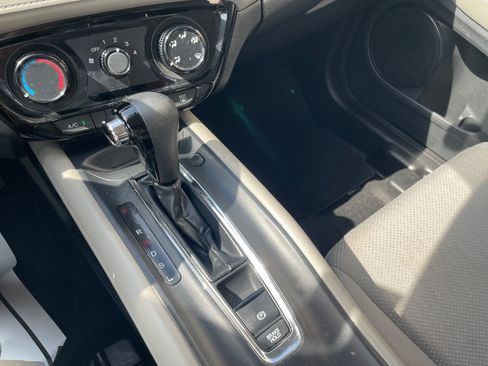 Used 2016 Honda HR-V LX image 39
