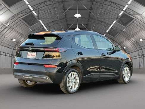Used 2023 Chevrolet Bolt EUV LT FWD image 7