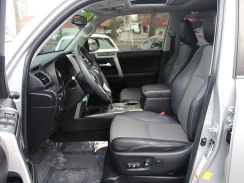 Used 2015 Toyota 4Runner SR5 Premium image 21