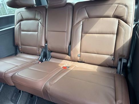 New 2026 Lincoln Navigator L Reserve AWD/4WD image 16
