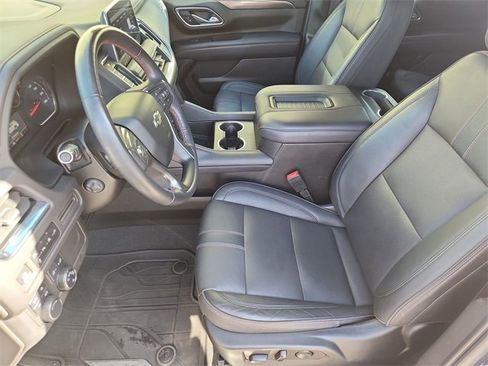 Used 2021 Chevrolet Suburban RST w/ Luxury Package image 18